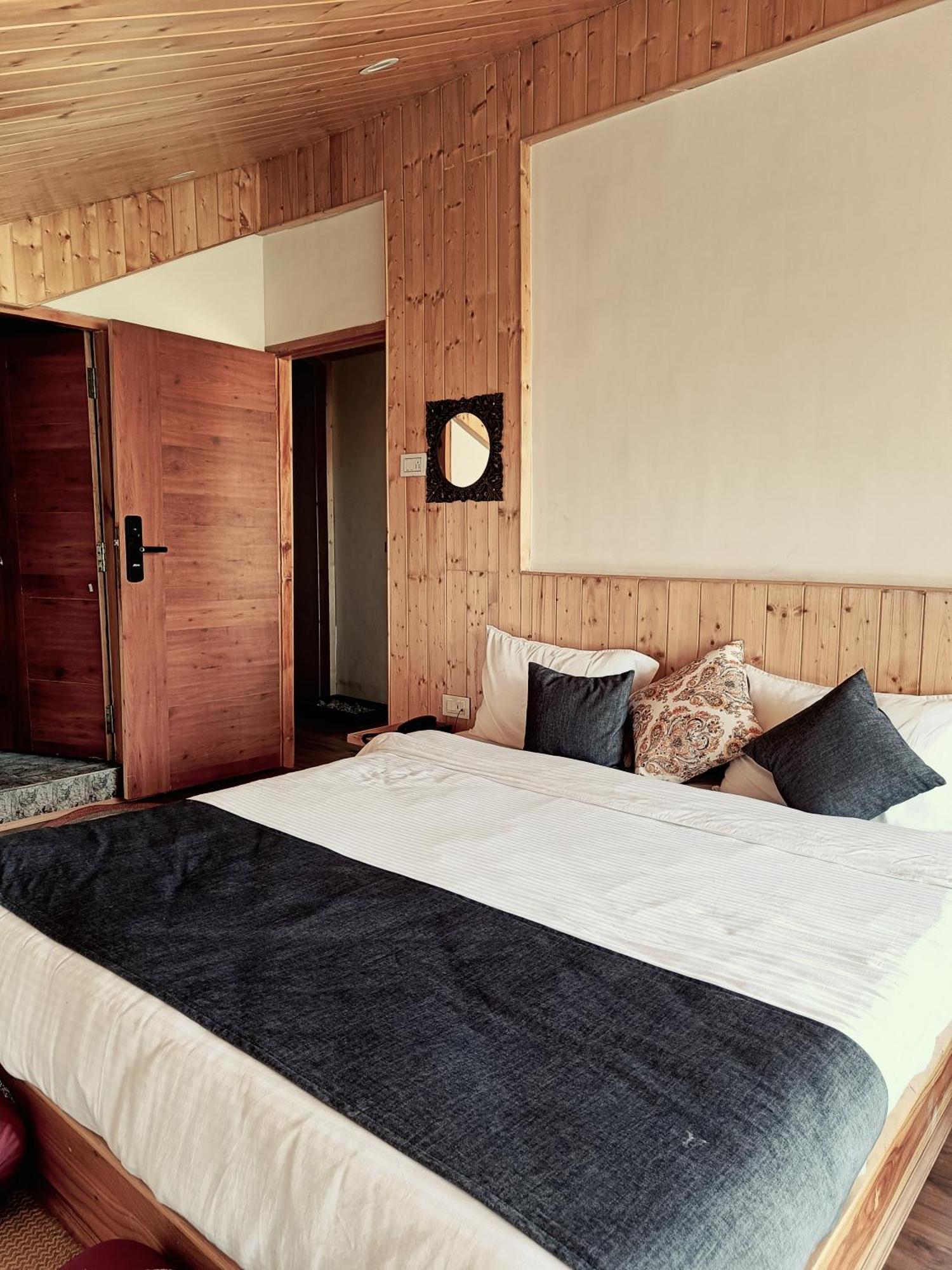 Trimounts-A Boutique Hotel & Wellnes Center In Tirthan Valley Banjār 외부 사진
