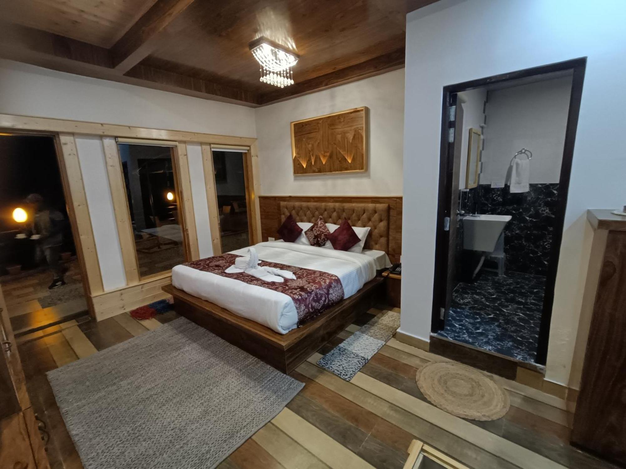 Trimounts-A Boutique Hotel & Wellnes Center In Tirthan Valley Banjār 외부 사진