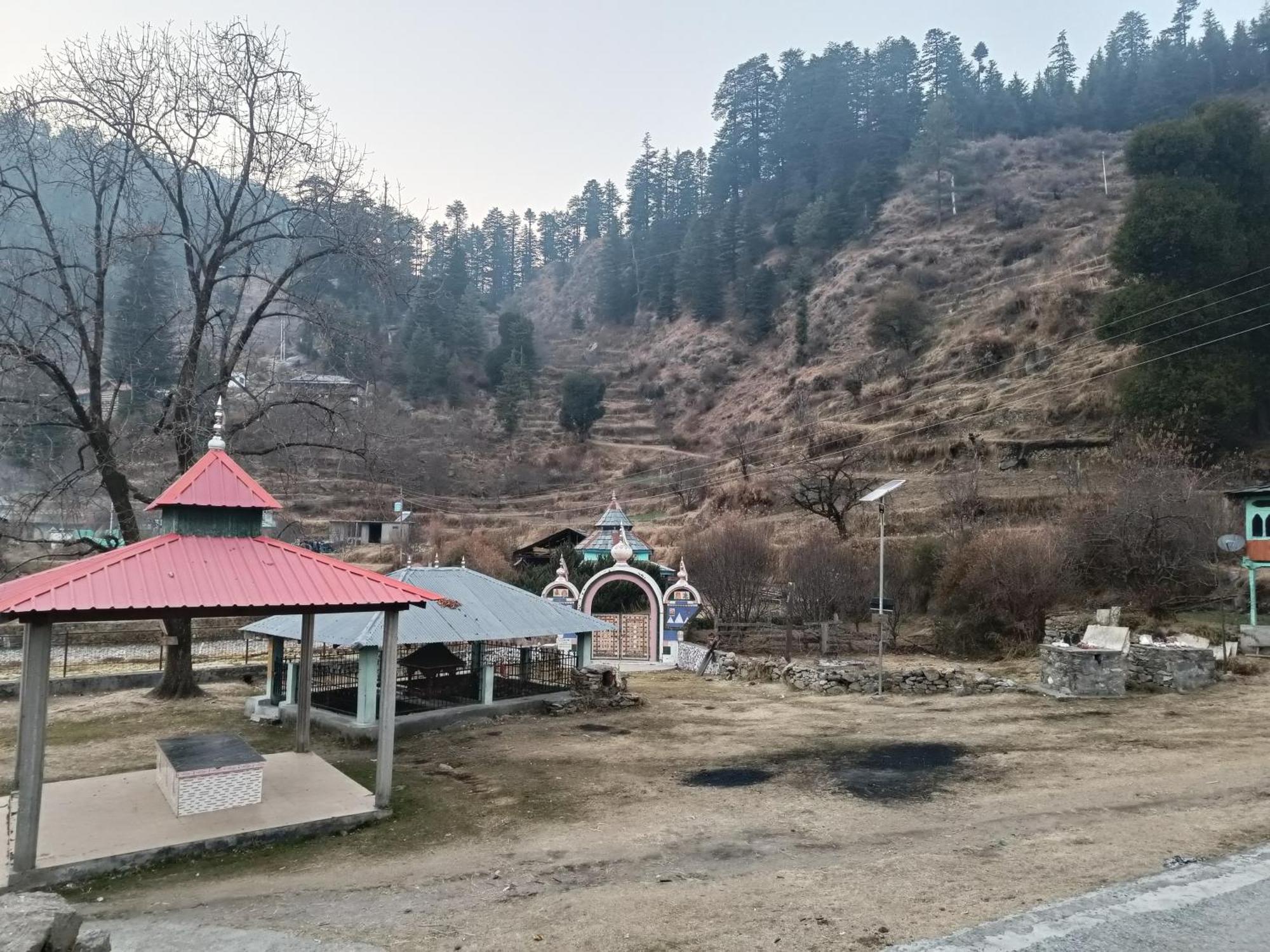 Trimounts-A Boutique Hotel & Wellnes Center In Tirthan Valley Banjār 외부 사진